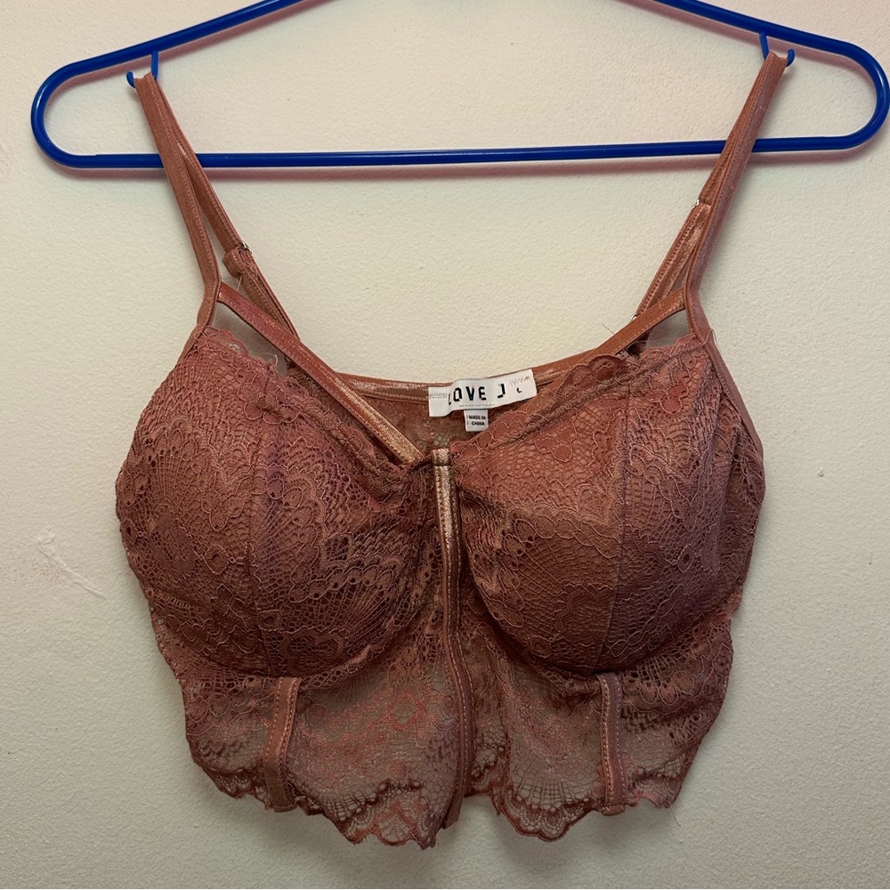 Lace padded cute top